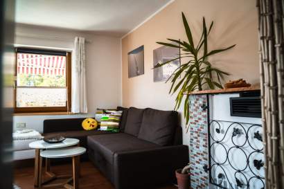 04_apartement_gute_laune_terrasse_sofa.jpg
